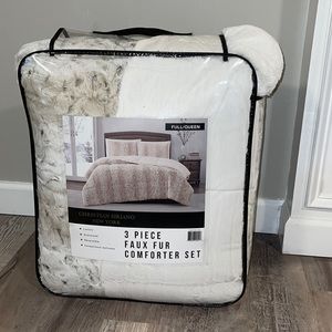 NWT Christian Siriano New York 3 Piece Faux Fur Comforter Set